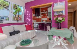 2 Bedroom Amazing Apartment In Nin 