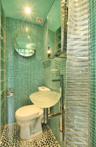 Paris Marais Tiny Boat MERRIB