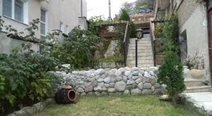 Къща за гости Сара - Yundola