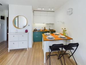 Malczewskiego Elegancki Apartament Parking & Balkon by Noclegi Renters