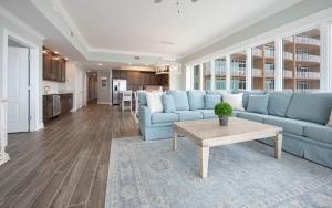 Phoenix Gulf Tower 404 condo