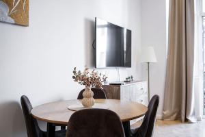 Venus Apartments - Akacfa III