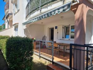 Apartment Clara with Terrace 