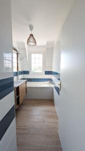 Appartements La Brise du Clos , Grand 3 pieces, Piscine & Tennis : photos des chambres