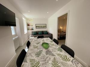 Maisons de vacances Gite renove 2024 calme et proche du centre, tout inclus, equipe et confortable, ideal pour decouvrir Amboise - FR-1-381-580 : photos des chambres