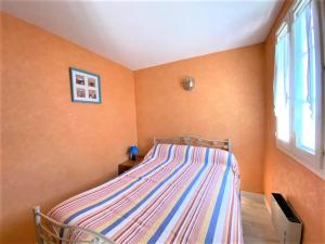Appartement lumineux avec balcon, proche plages et commerces, parking privatif, pour 6 personnes - FR-1-494-193