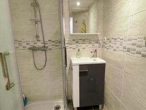 Maisons de vacances Gite renove 2024 calme et proche du centre, tout inclus, equipe et confortable, ideal pour decouvrir Amboise - FR-1-381-580 : photos des chambres