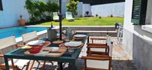 Haus Abel - pool, parking and garden in the heart of Lisbon