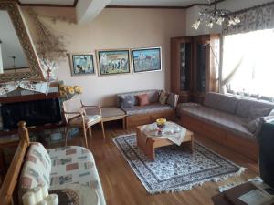 Polys House