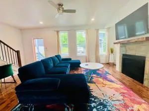 Ashby Cove - Woodfin