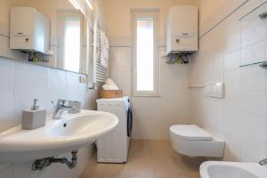 Casa Roberto - Centrale vista porto Carlo Riva