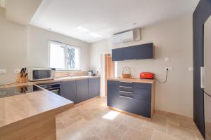 Piscine & accès à la réserve de la Belle-Henriette