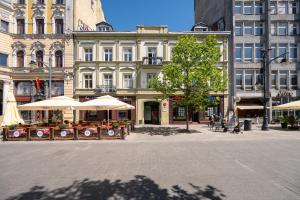 Prestige Suite Apartment Piotrkowska with Parking, AirCon