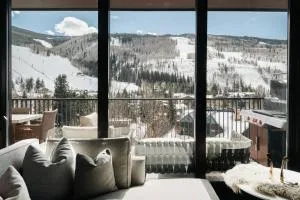 Lavish 5-Bedroom Penthouse with Four Seasons Flair - Mid Vail