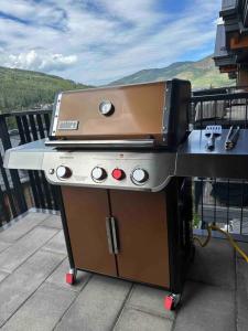 Lavish 5-Bedroom Penthouse with Four Seasons Flair