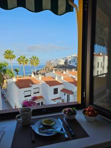 Family flat with 3 bedrooms and balcony near Los Gigantes and ocean