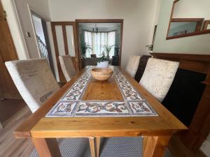 2025 Award Winner Liverpool Strawberry House - 3 Bedrooms