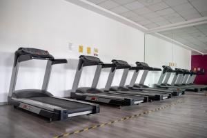 New Chic Condo with Gym Access & Private Roof