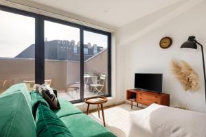 Lovely 2-bed in the city centre with a sunny balcony