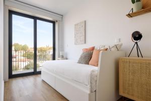 Lovely 2-bed in the city centre with a sunny balcony