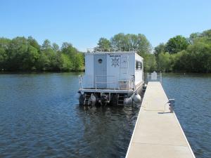 Hausboot HANNA by fewo-plan HENN100