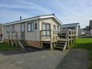 Castaways Holiday Park - Overstrand