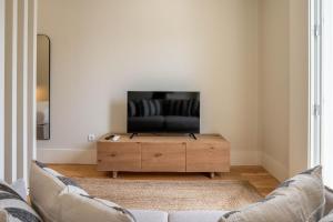 Formosa Studio with Balcony by LovelyStay