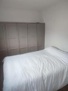 Appartements Jolie et Moderne T2 Mezzanine - SANTA FE 116 : photos des chambres