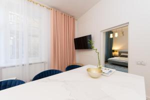 Wawel Castle Old Town Bigger p4you pl