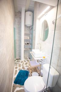 Anatoli Studios in front of the beach