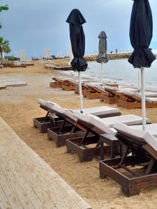 Anatoli Studios in front of the beach