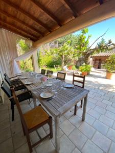 Villas Charmante Maison Piscine : photos des chambres