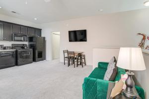 WFH-Friendly Memphis Studio Near Hospitals & Dtwn!