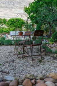 B&B / Chambres d'hotes CHAMBRES D'HOTES L'Oreliane en Provence Adults Only : photos des chambres