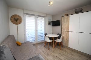 studio pour 4 vue marina