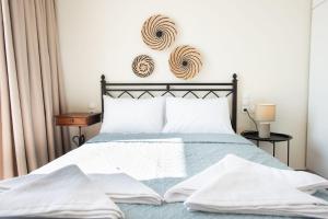 Alkioni Suite with harbor view