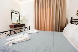 Alkioni Suite with harbor view