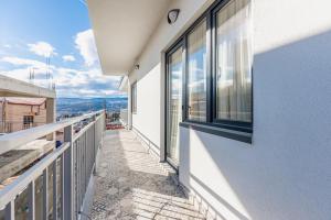 Fresh Air & Panoramic View (Floor 1 & 2)