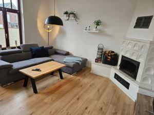 95qm Erdgeschosswohnung im Villenviertel vollausgestattet mit Kamin, Balkon und Garten - WLAN gratis