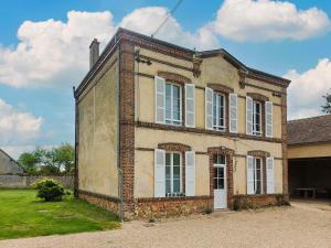 Maisons de vacances Maison de Charme a la Campagne avec Jardin, Billard, Baby-foot et Terrasse en Teck - FR-1-581-135 : photos des chambres