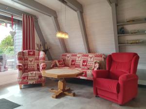 Nurdachhaus EIN HAUS AM DEICH