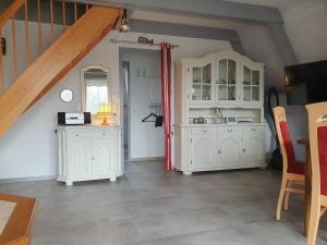 Nurdachhaus EIN HAUS AM DEICH