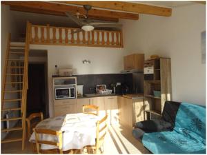 Appartements LA Golondrina studio avec sa piscine, au calme. : photos des chambres