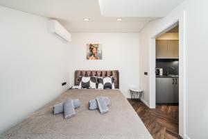 Riverra House - Two-bedroom Apartment