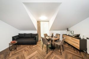 Riverra House - Two-bedroom Apartment