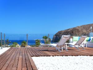Mirador de Palm-Mar, outdoor jacuzzi and magical views of the ocean