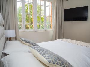Maisons d'hotes La chambre du soleil : Chambre Familiale avec Terrasse 