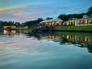 Lake Austin Spa Resort - All Inclusive - Lago Vista