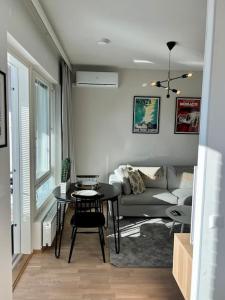 Moderni yksiö lähellä keskustaa Modern studio near city center