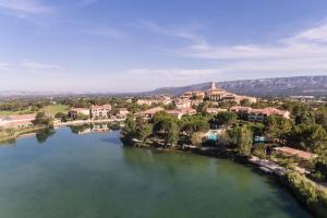 Appartements Village Pont Royal en Provence - maeva Home - Appartement climatise 3 pieces 4 personnes avec terrasse amenagee - Prestige - super Home MAE-3084 : photos des chambres